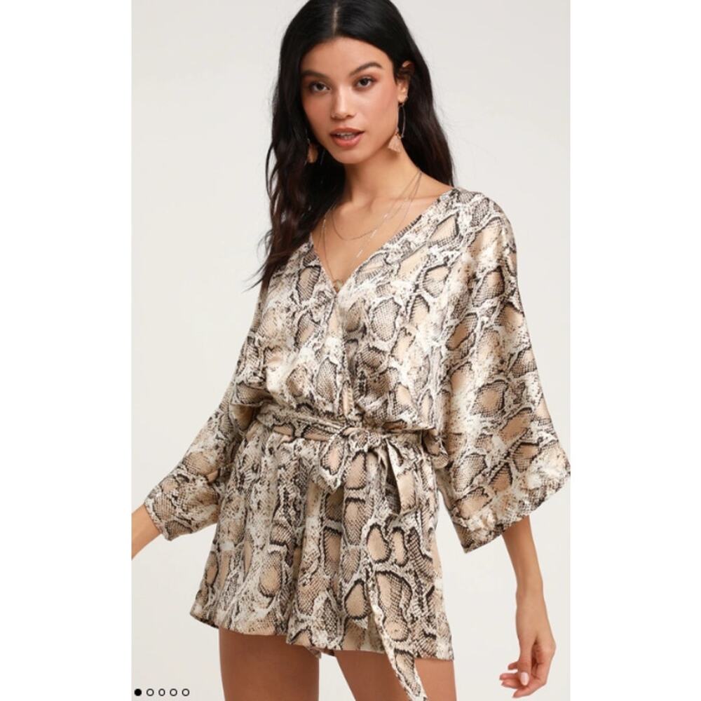 Lulus Size XS Desert Crush Beige Snake Print‎ Wide Sleeve Romper Boho Feminine